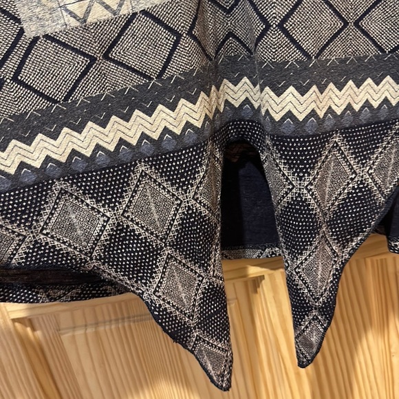 Lucky Brand Top - Picture 6 of 7